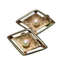 Gold Tone Sarah Coventry Vintage Clip On Earrings Diamond Shape Tiny Faux Pearl